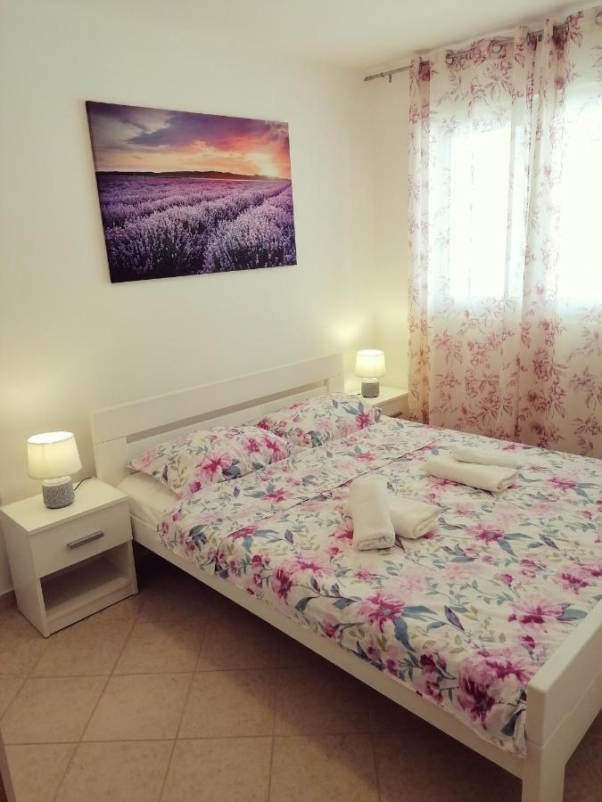 Apartment Vesna Vir Exterior foto