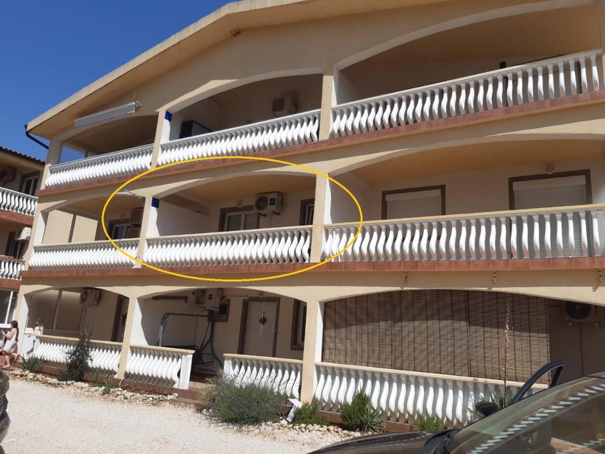 Apartment Vesna Vir Exterior foto
