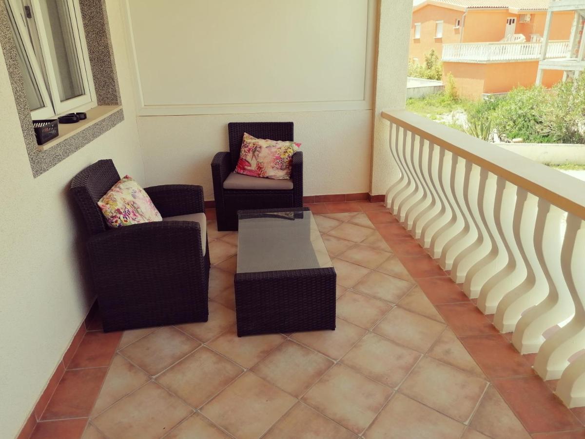 Apartment Vesna Vir Exterior foto